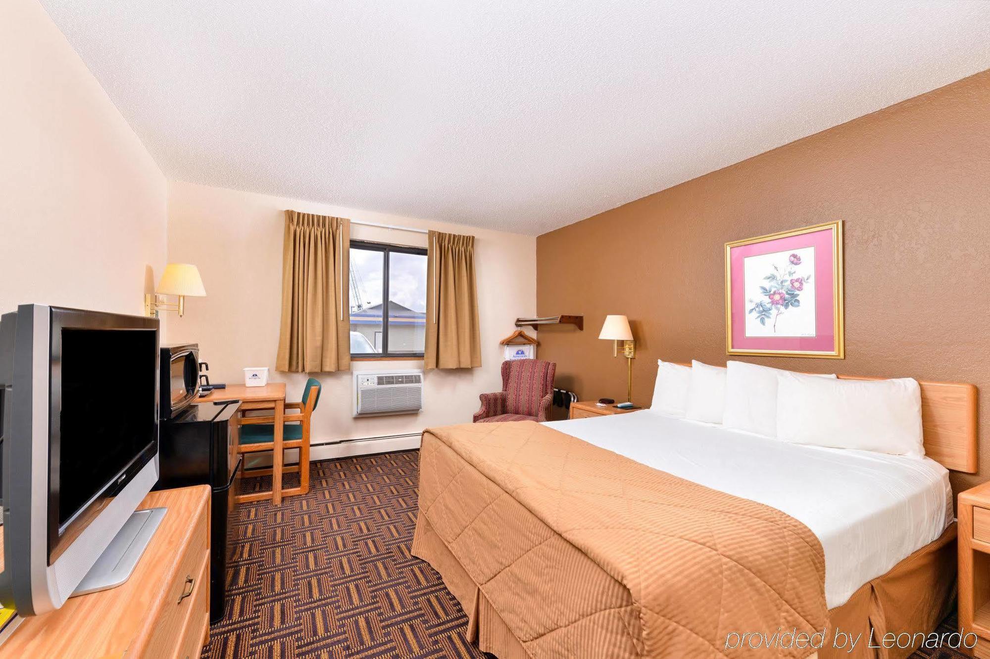 Americas Best Value Inn & Suites Detroit Lakes Exterior photo