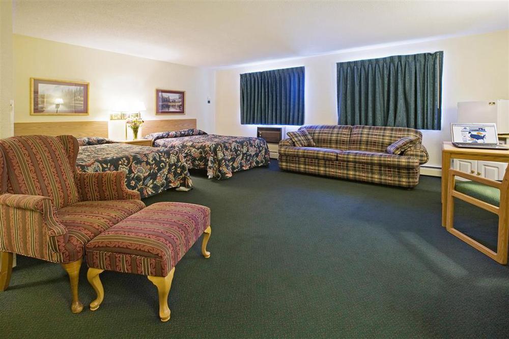Americas Best Value Inn & Suites Detroit Lakes Room photo